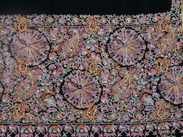 Splendor-of-Kashmir-black-palledarr-pashmina-shawl