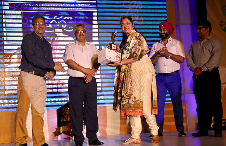 Varuna Anand conferred with the Times Women Achievers of Jammu & Kashmir 2017, on 15th July 2017.